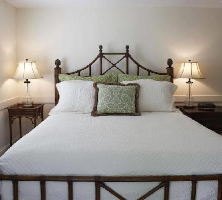 THE SMITHFIELD INN
