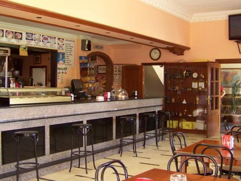 Hostal Restaurante El Lirio