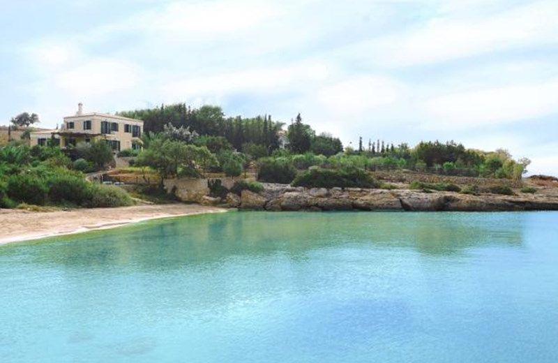 Villa Aria - Luxury Beachfront Villa with Pool and Tennis Court