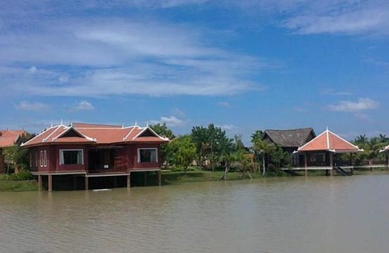 Bronze Lake Resort on Romdoul Island