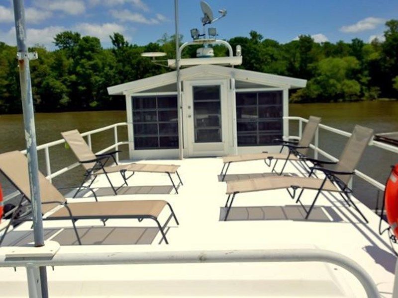 Bayou Rehab Houseboat Rental