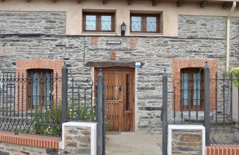 COUNTRY HOUSE EL MIRADOR DEL MONREAL