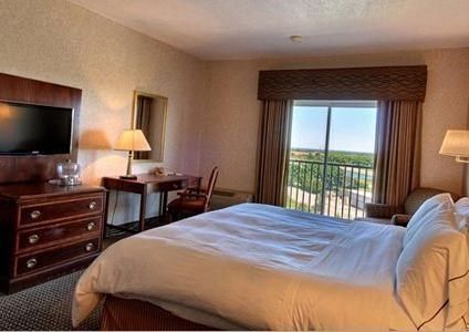 HOWARD JOHNSON PLAZA HOTEL