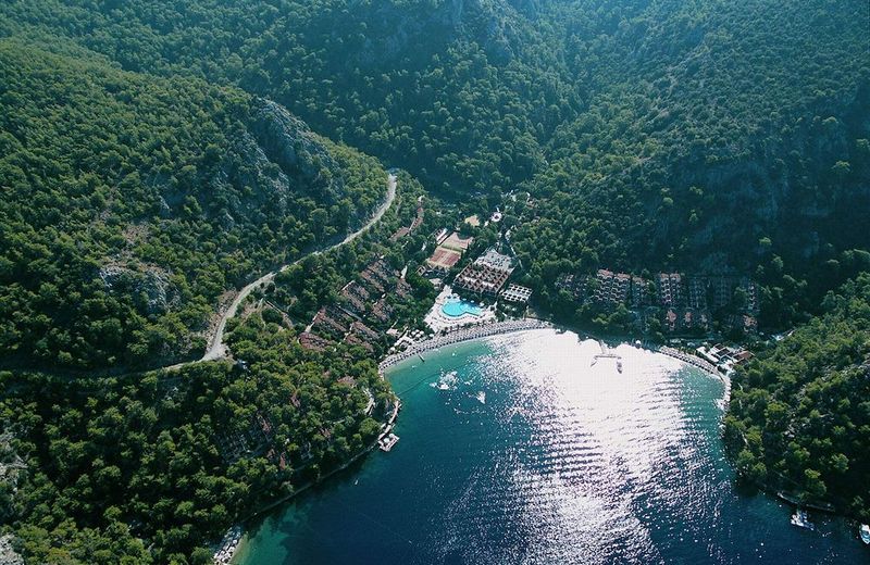 Hillside Beach Club