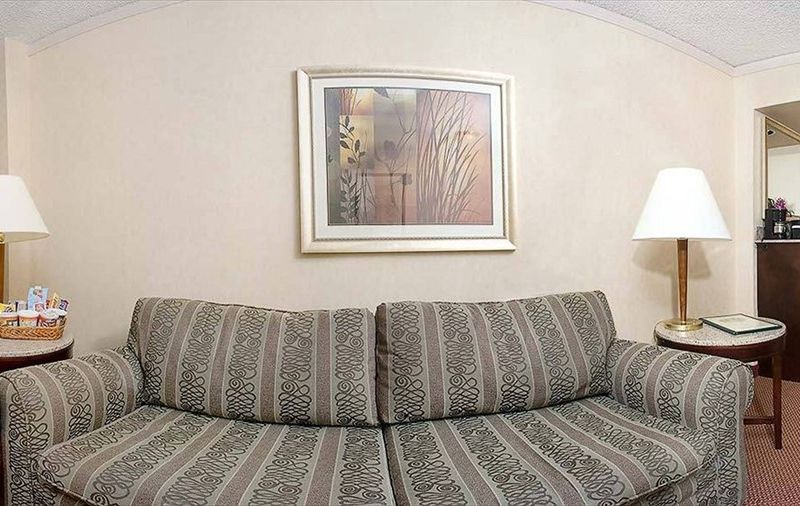 Embassy Suites by Hilton Dallas-Love Field