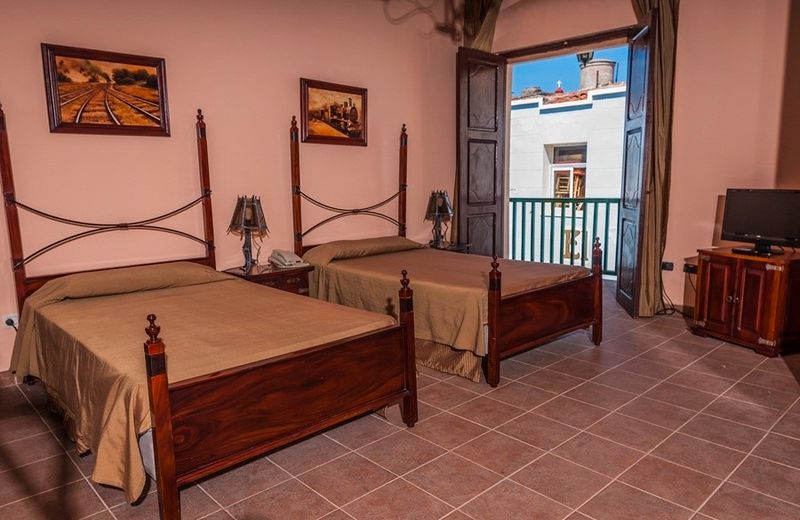 Hotel E Camino de Hierro