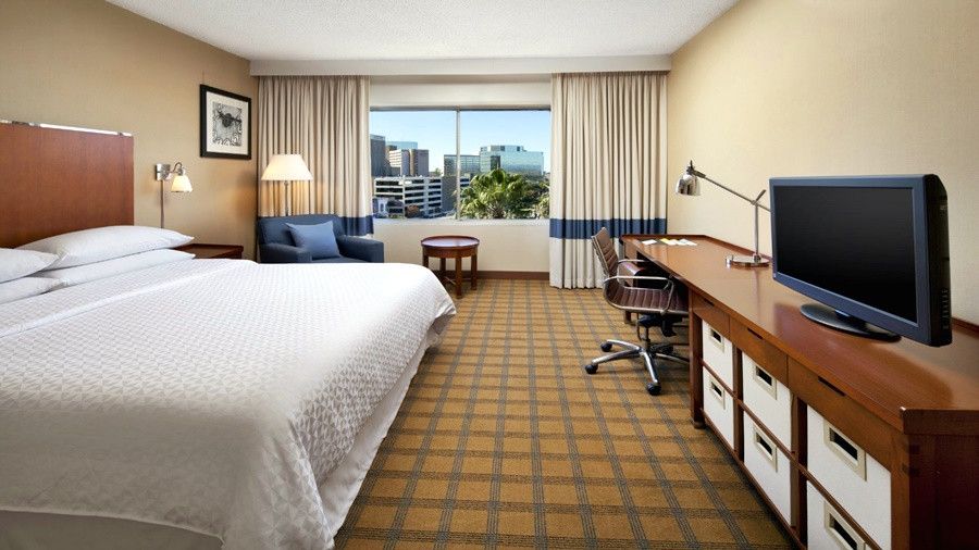 Four Points by Sheraton Los Angeles International Airport