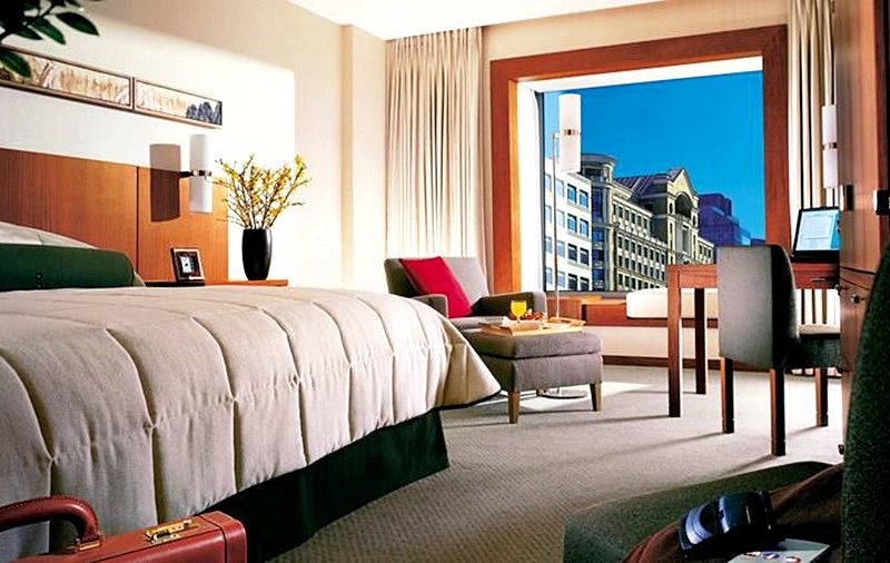 Canary Riverside Plaza Hotel