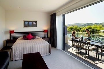 Emerald Hotel