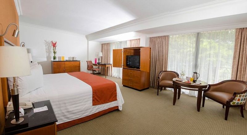 HS HOTSSON Hotel Tampico