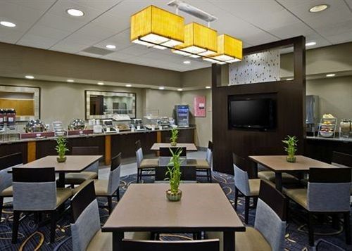 Comfort Inn & Suites Logan International Airport