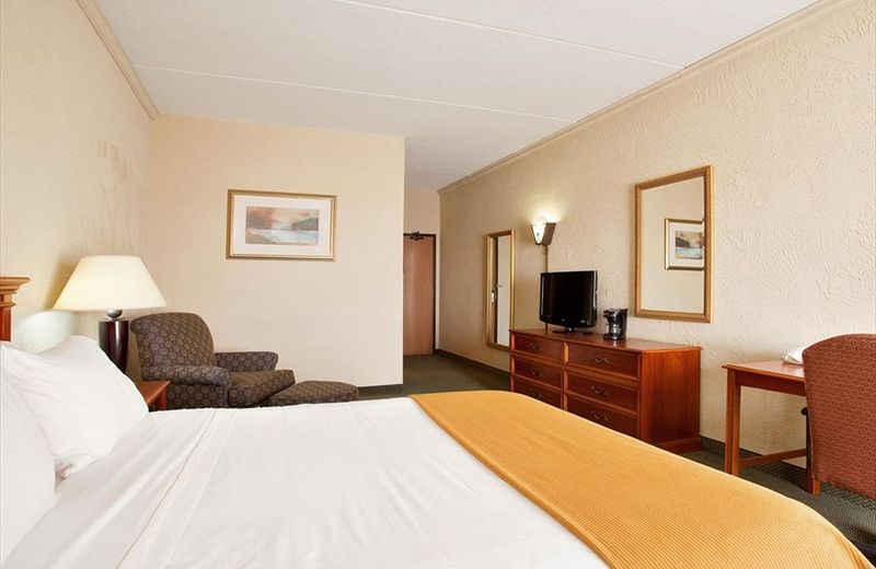 Country Inn & Suites by Radisson, Mt. Pleasant-Racine West, WI