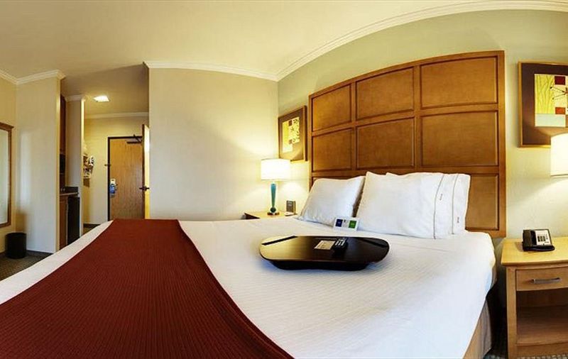 Holiday Inn Express Hotel & Suites Santa Clara - Silicon Valley, an IHG Hotel
