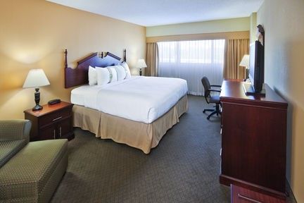 Holiday Inn WICHITA FALLS (AT THE FALLS)