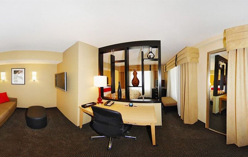 DoubleTree by Hilton Hotel Savannah Airport