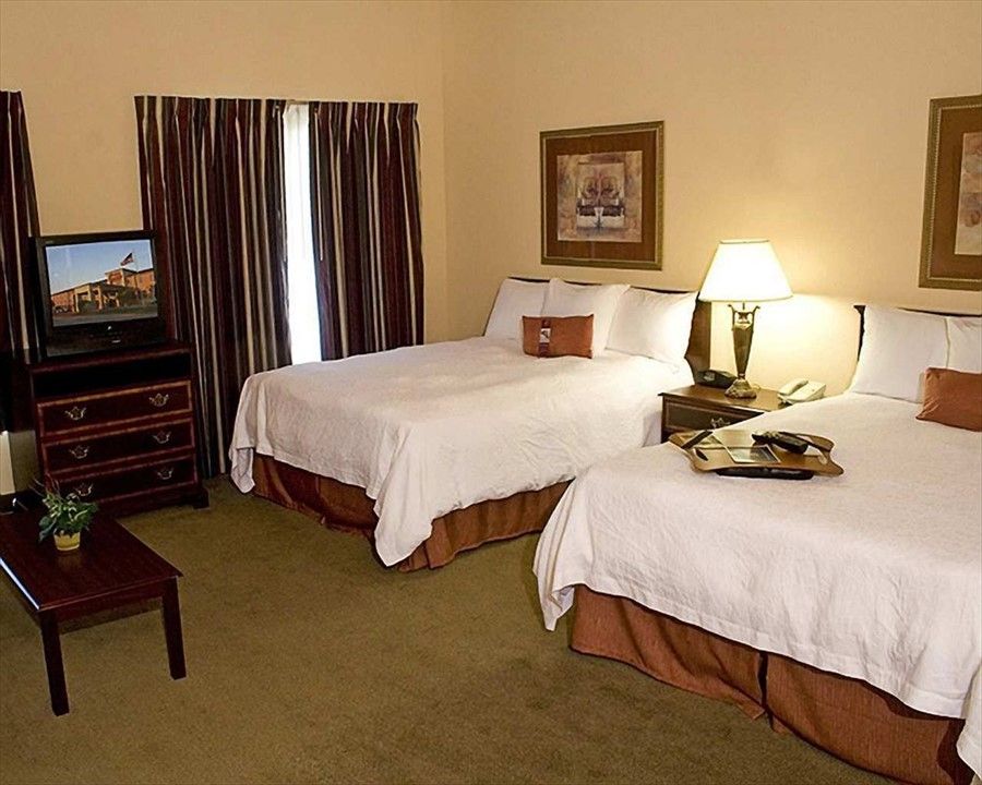 Hampton Inn & Suites Denton