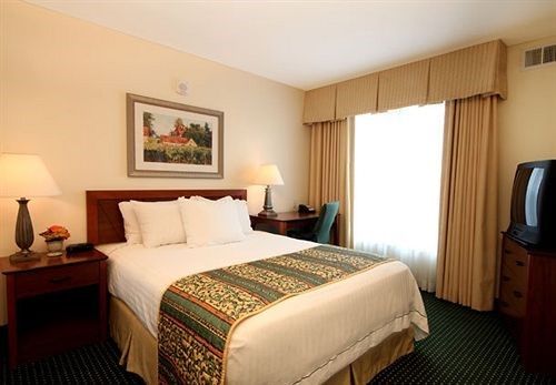 Residence Inn Des Moines West at Jordan Creek Town Center