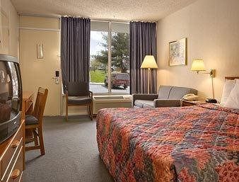 Days Inn by Wyndham Frederick