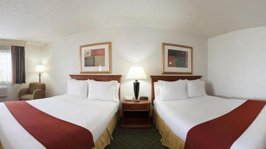 Country Inn & Suites by Radisson, Frederick, MD