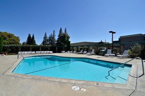 Days Inn & Suites by Wyndham Sunnyvale