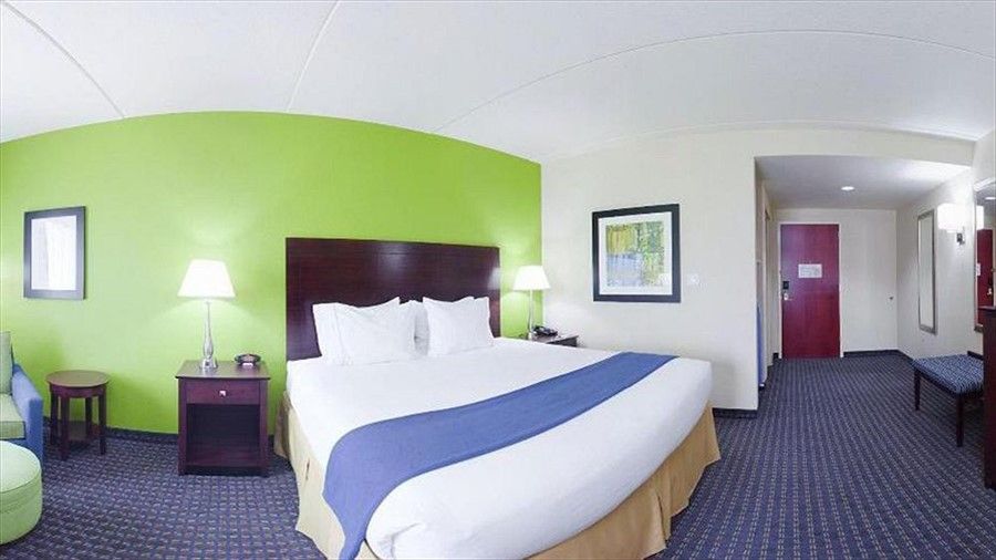 Holiday Inn Express & Suites Knoxville-Farragut, an IHG Hotel
