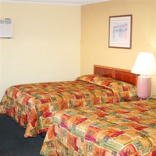 Royal Inn and Suites