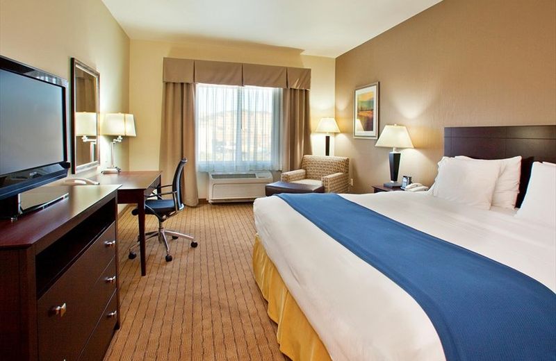 Holiday Inn Express Hotel & Suites Napa Valley-American Canyon, an IHG Hotel