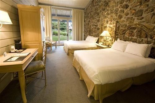 Lodge of Four Seasons Golf Resort, Marina & Spa