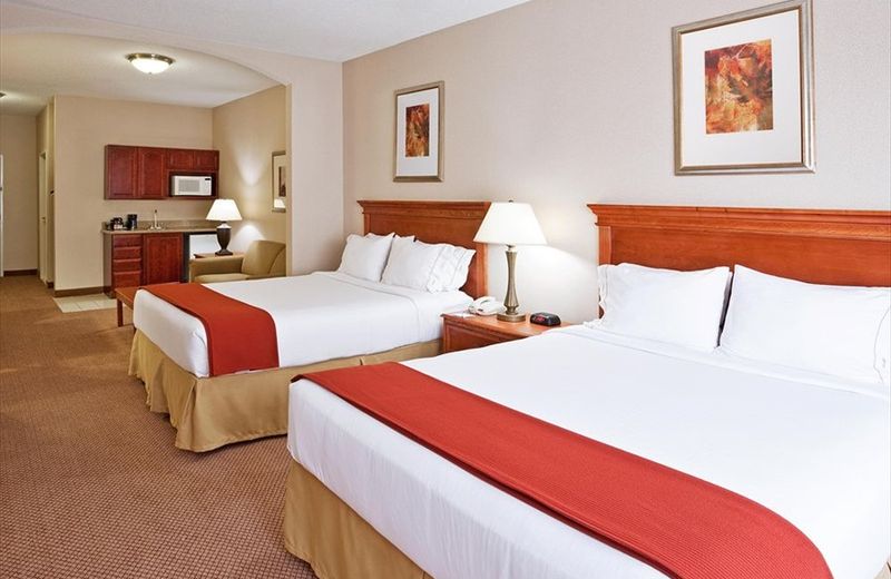Holiday Inn Express Hotel & Suites Detroit-Utica, an IHG Hotel