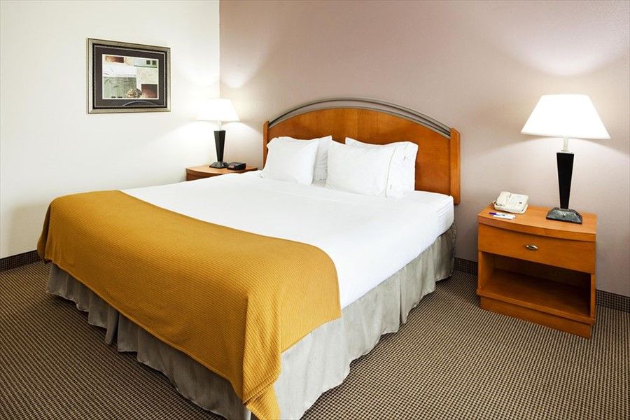 Holiday Inn Express Forest City, an IHG Hotel