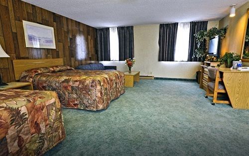 Nampa Inn & Suites