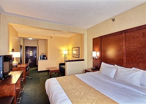 Comfort Suites Appleton Airport