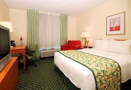 AmericInn by Wyndham Appleton West