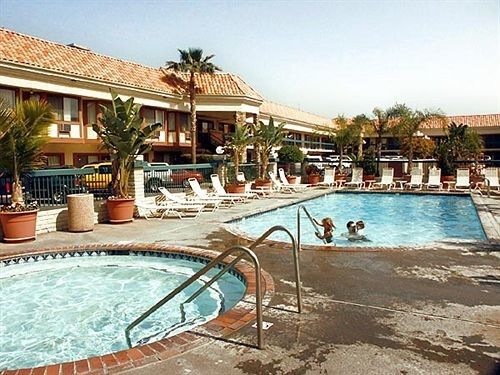 Tropicana Inn & Suites