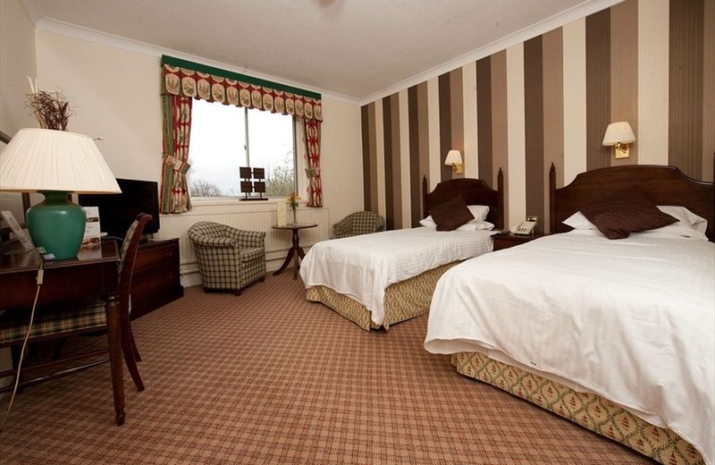 HAMLETS HOTEL AND RESTAURANT