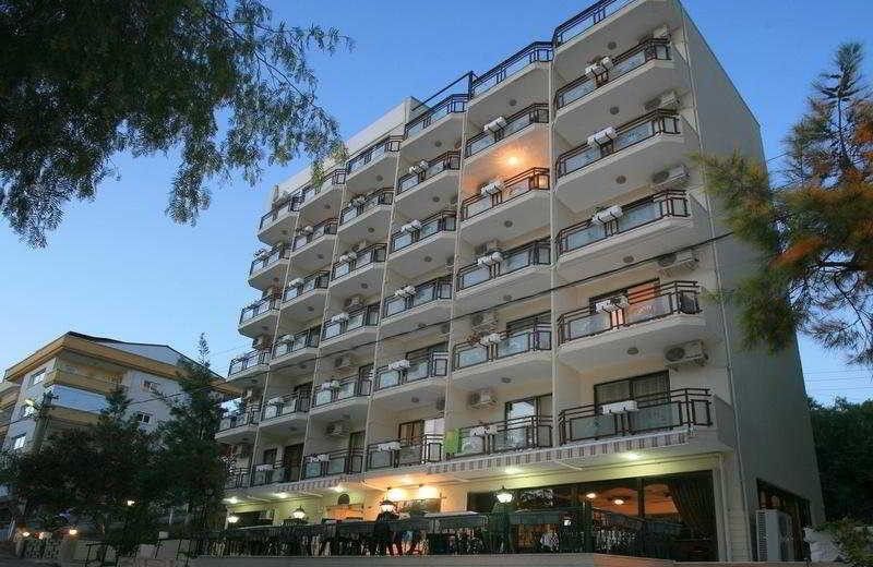 Saturn Hotel