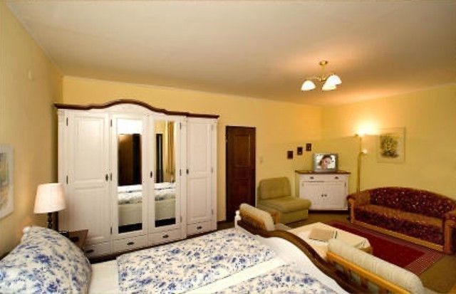 Pension Landhaus Ingrid B&B