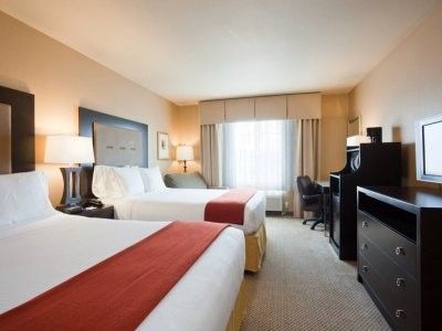 Holiday Inn Express & Suites Bloomington West, an IHG Hotel