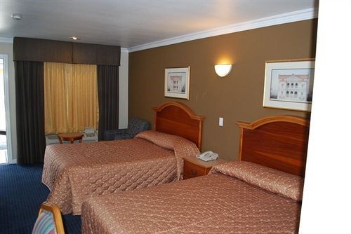 Walnut Inn and Suites