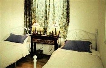 Losing Hotel