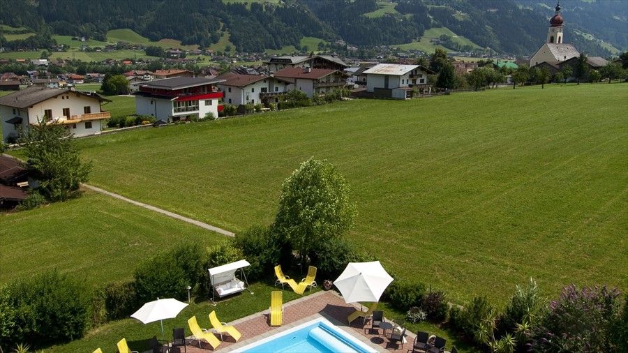 Outdoor Pictures 24