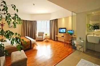 Sunshine Holiday Hotel