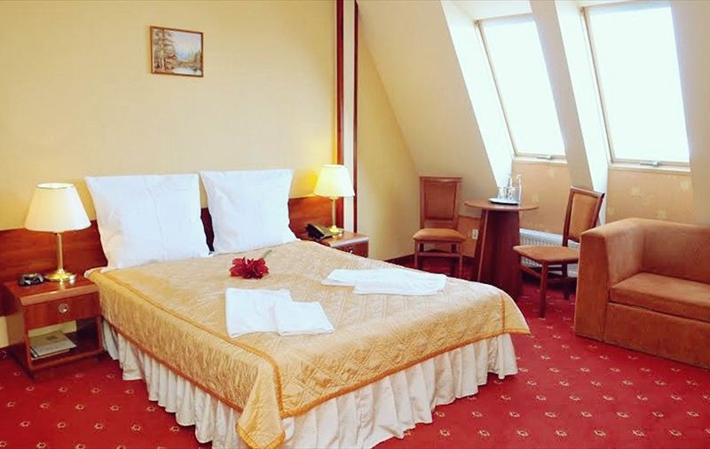Dwor Bogucin Hotel & Restauracja