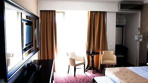 Hotel President