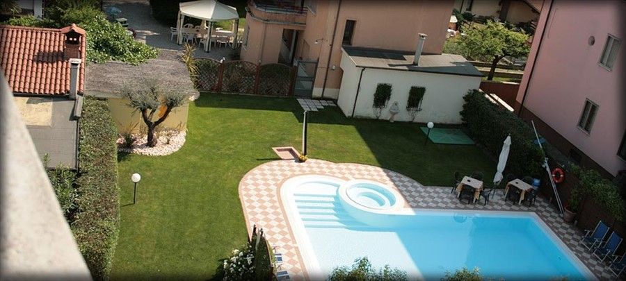 Outdoor Pictures 18