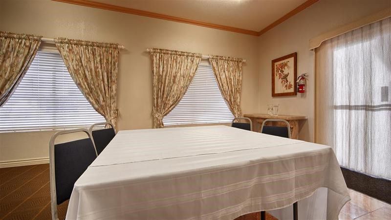 Days Inn by Wyndham Bullhead City