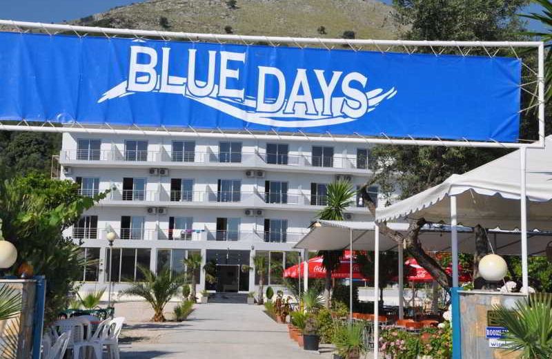 Hotel Blue Days