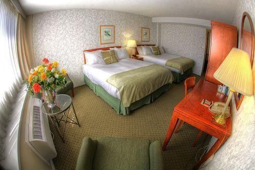 COMPASS POINT INN