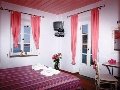 Niriedes Hotel