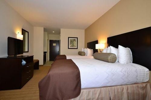 Best Western Plus Lytle Inn and Suites